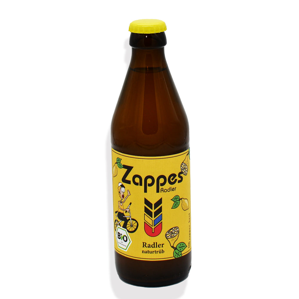 Entdecke das&nbsp;Zappes Radler Naturtrüb, ein kölsches Bio-Radler, das erfrischenden Geschmack mit natürlicher Qualität vereint. Diese erfrischende Mischung aus 50% Zappes Bio-Pils und 50% Zitronenlimonade (mit 7% Saftanteil) überzeugt durch seine spritzige und ausgewogene Komposition, ideal für heiße Tage oder den entspannten Genuss zwischendurch. Biomarkt Landgefühl - Online-Shop